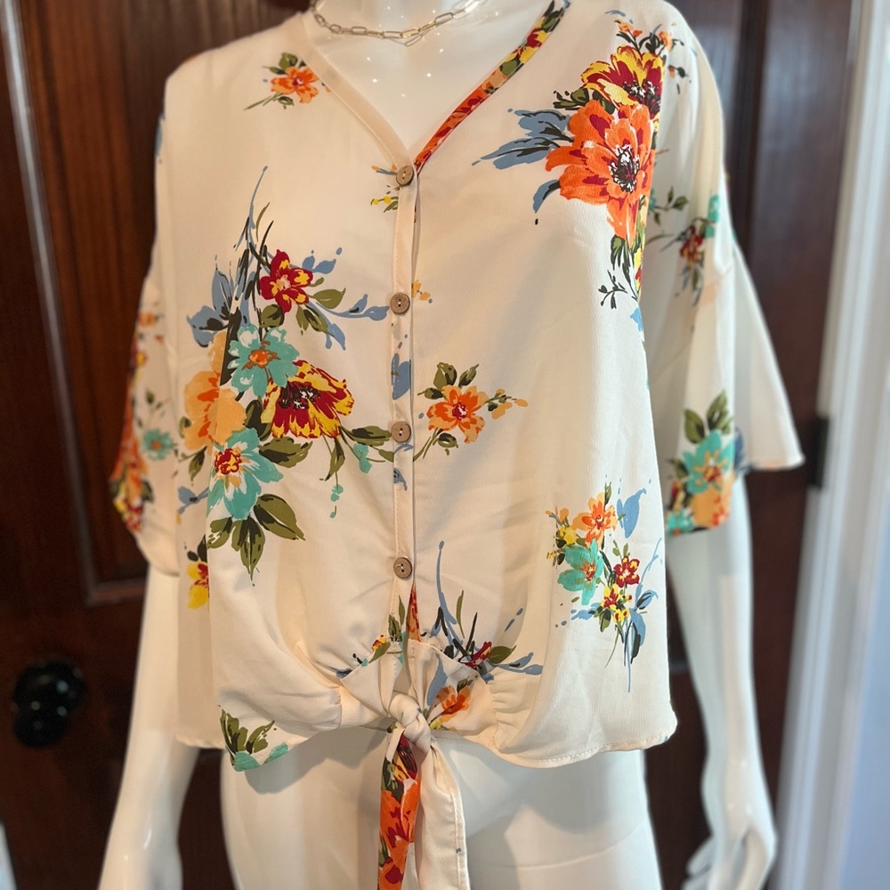 My Story Cream Floral Button-Up Blouse